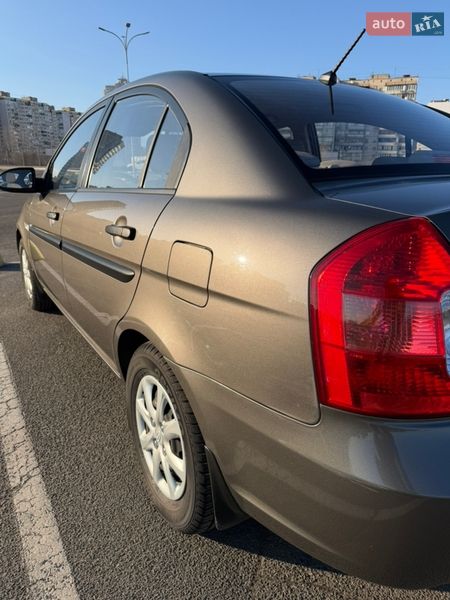 Седан Hyundai Accent 2010 в Киеве