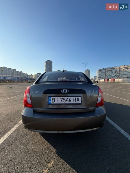 Седан Hyundai Accent 2010 в Киеве