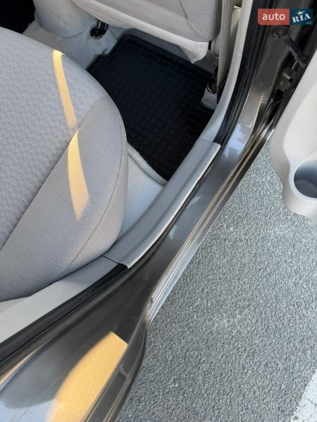 Седан Hyundai Accent 2010 в Киеве