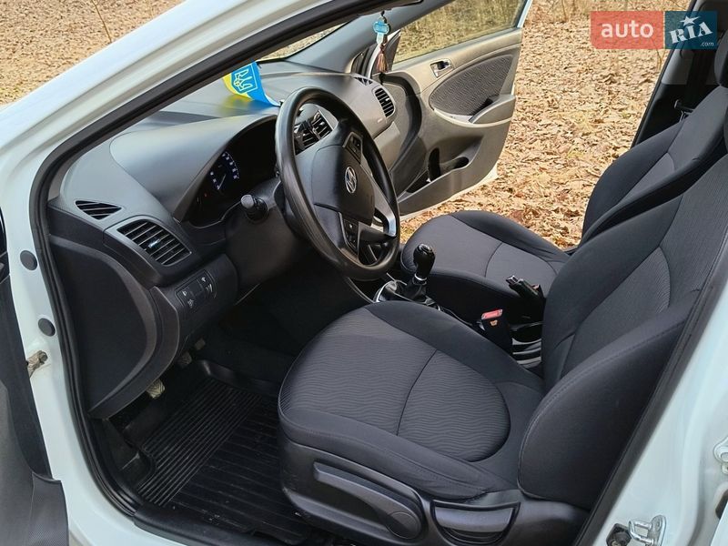 Седан Hyundai Accent 2013 в Луцке