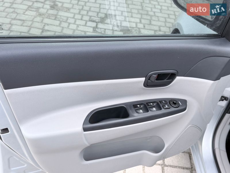 Седан Hyundai Accent 2008 в Дніпрі