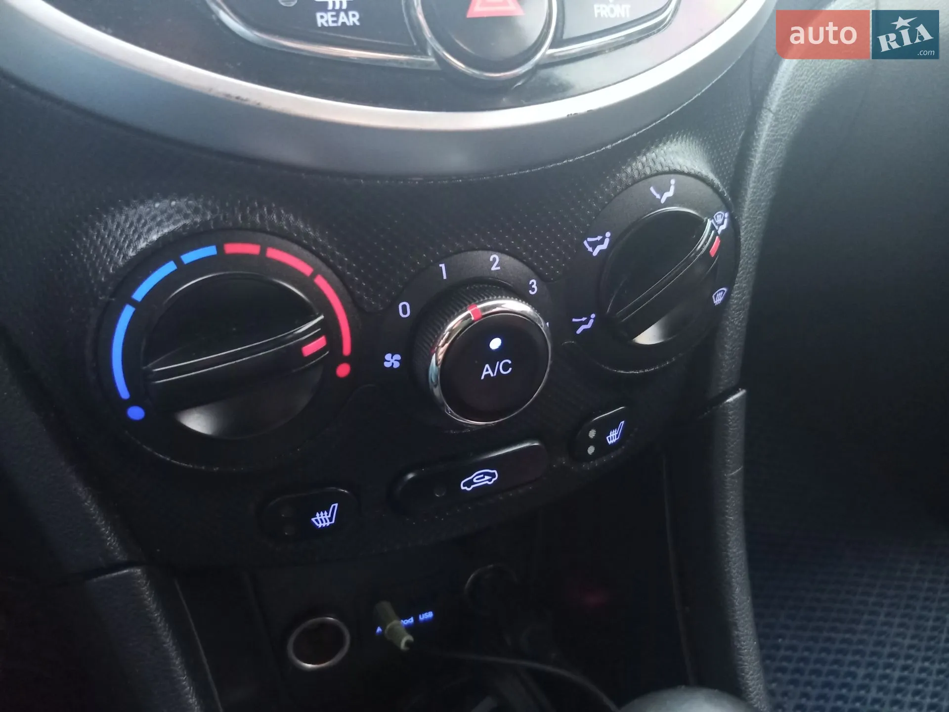 2012 Hyundai Accent - мініатюра 12