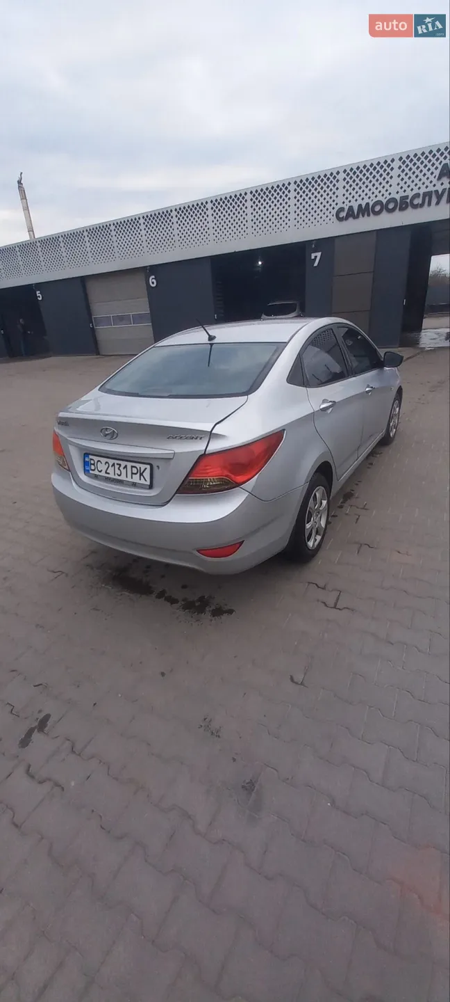 2011 Hyundai Accent - мініатюра 8