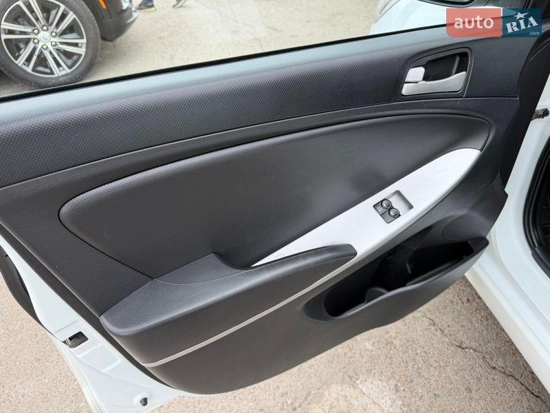 Седан Hyundai Accent 2013 в Киеве фото 10 Седан Hyundai Accent 2013 в Киеве