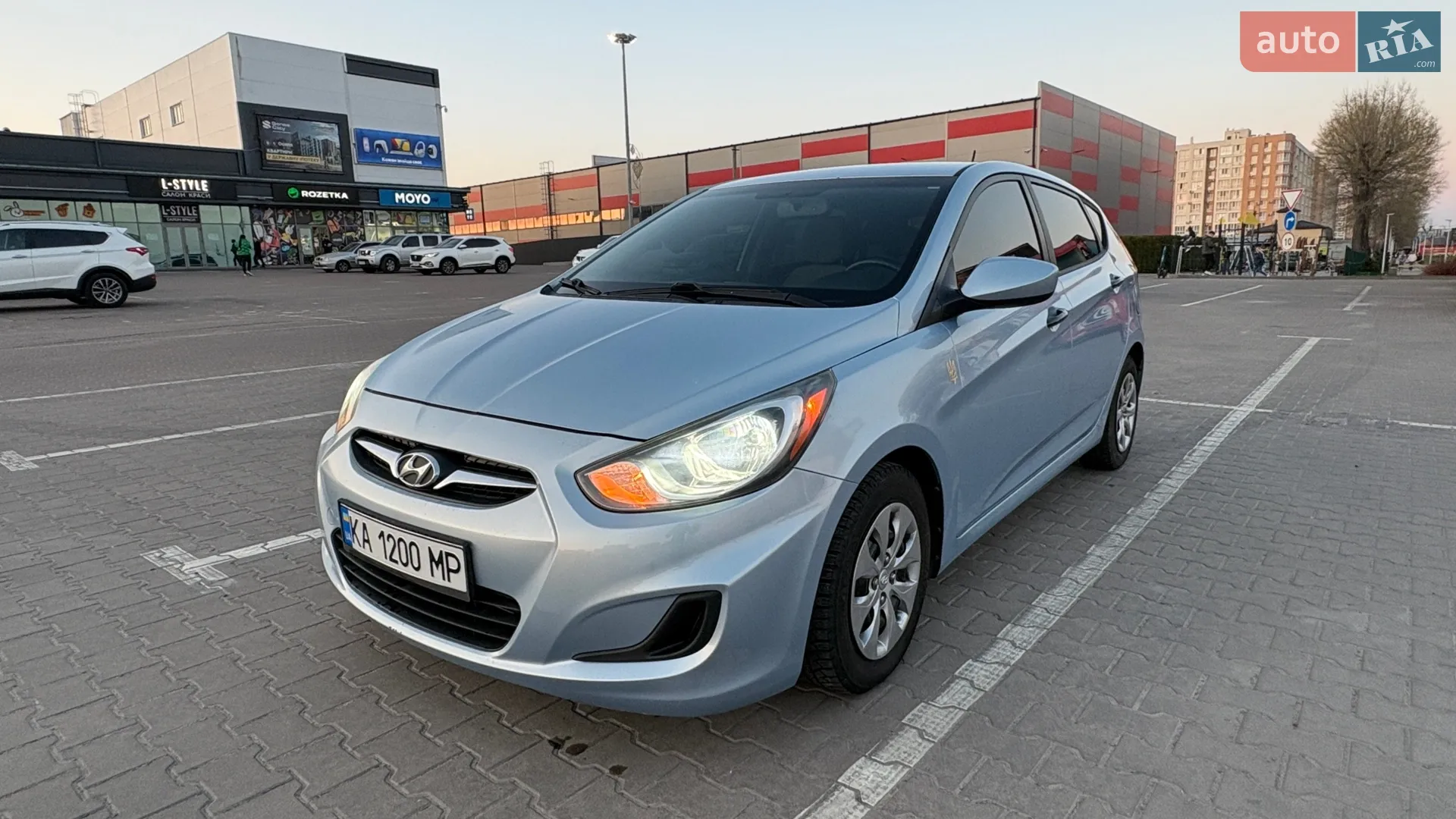 2012 Hyundai Accent - фото 1