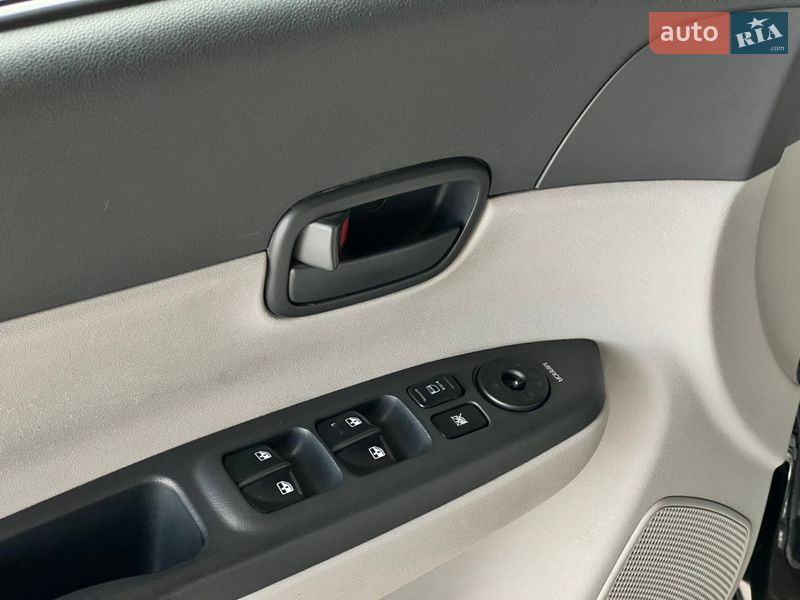 Седан Hyundai Accent 2008 в Киеве