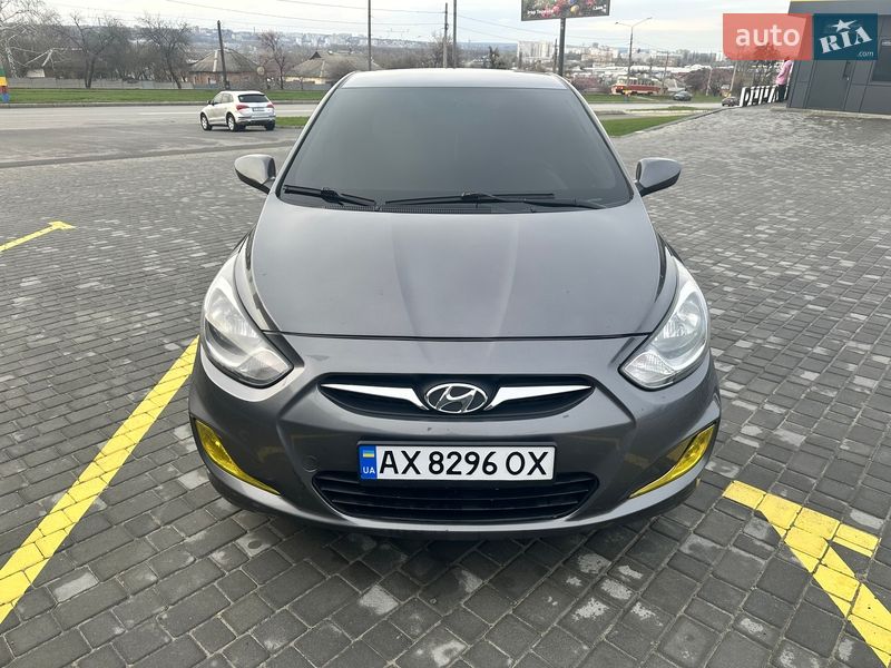 Hyundai Accent 2011 Hyundai Accent 2011