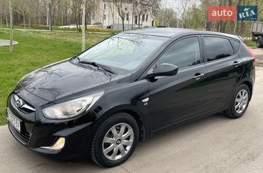 Хетчбек Hyundai Accent 2012 в Дніпрі