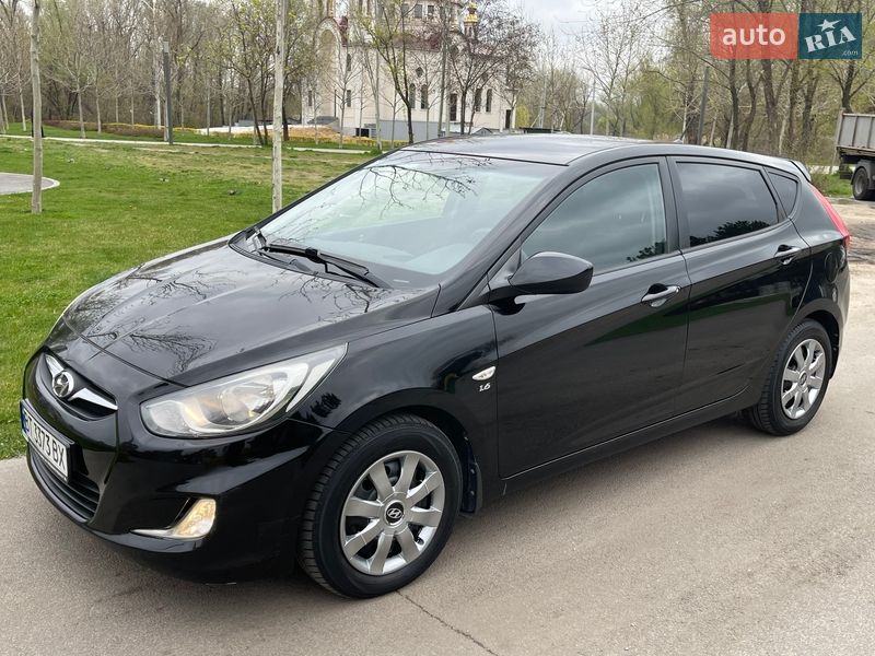 Hyundai Accent 2012
