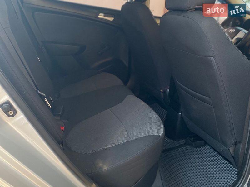 Седан Hyundai Accent 2012 в Херсоне фото 6 Седан Hyundai Accent 2012 в Херсоне