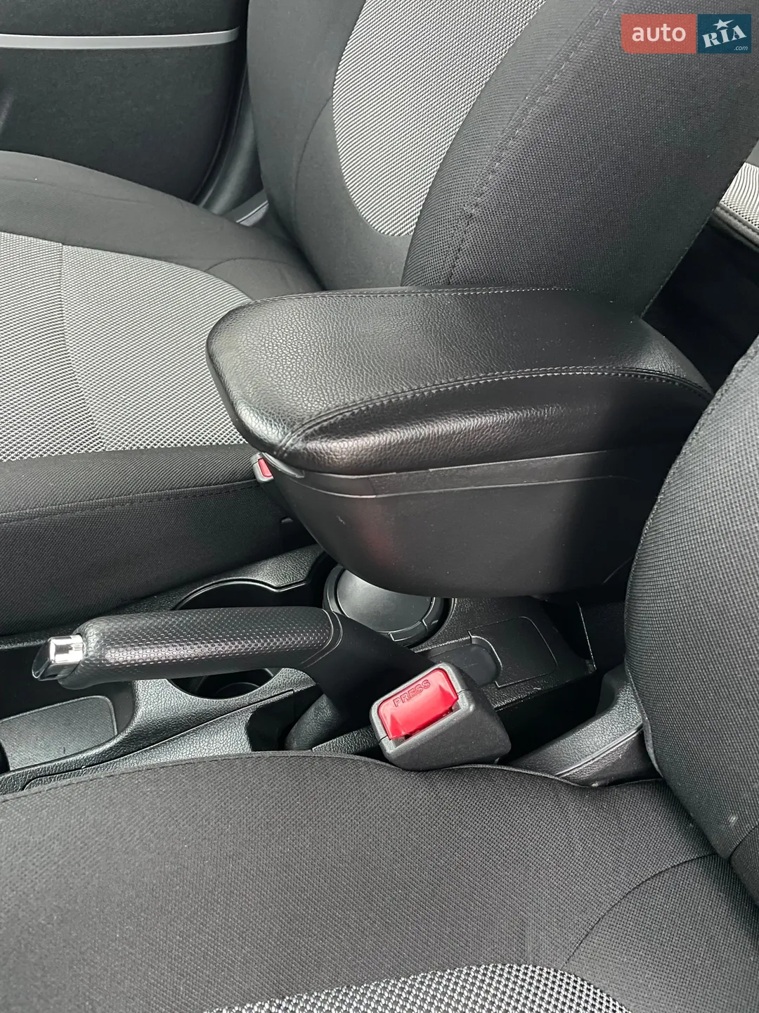 2013 Hyundai Accent - мініатюра 128