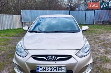 Седан Hyundai Accent 2012 в Ромнах