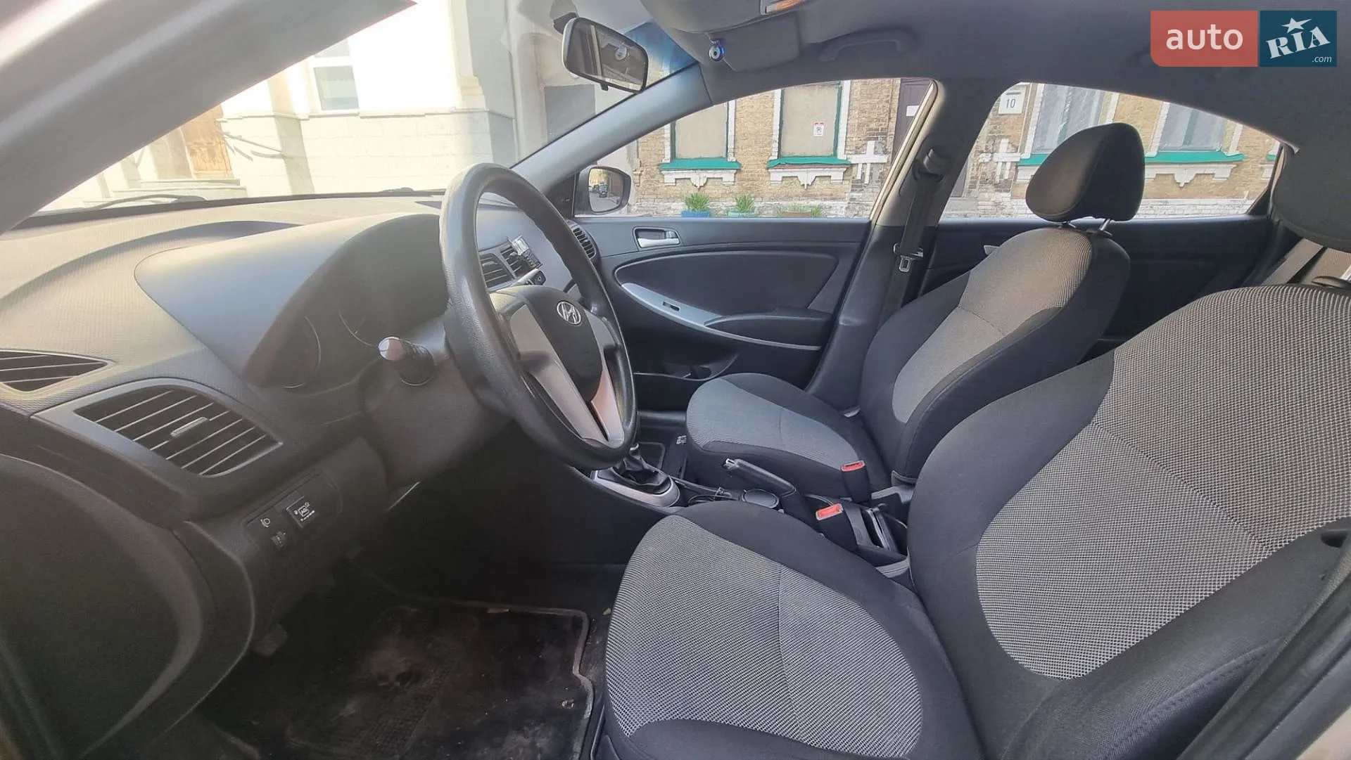 2011 Hyundai Accent - мініатюра 11