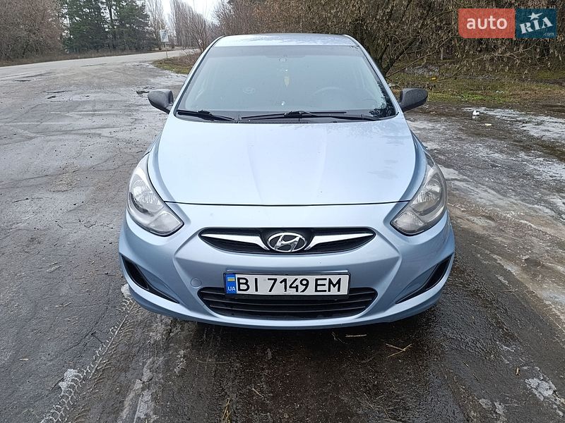 Hyundai Accent 2012