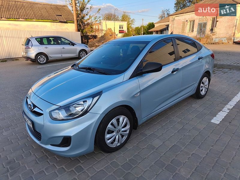 Hyundai Accent 2011
