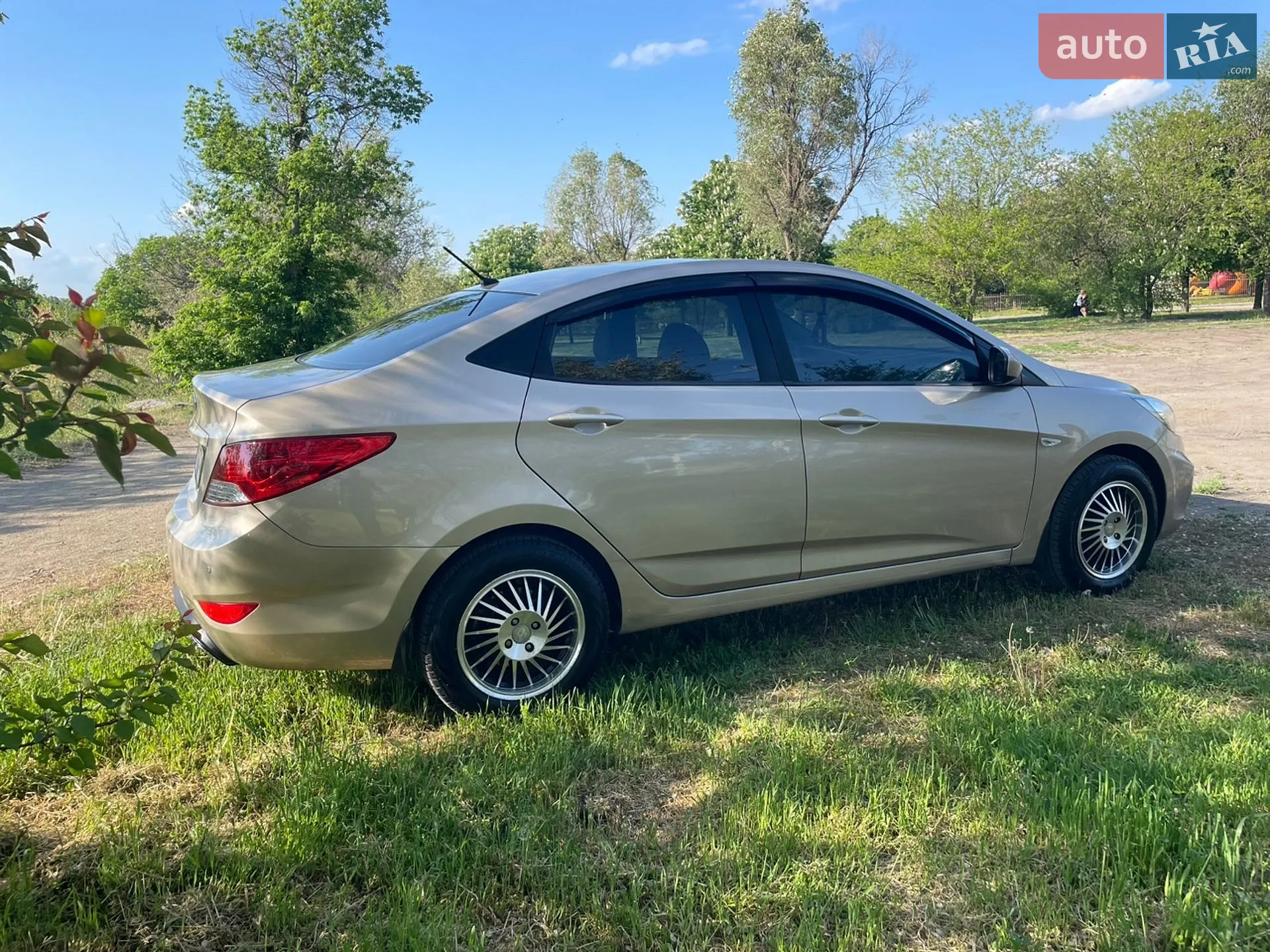 2012 Hyundai Accent - мініатюра 10