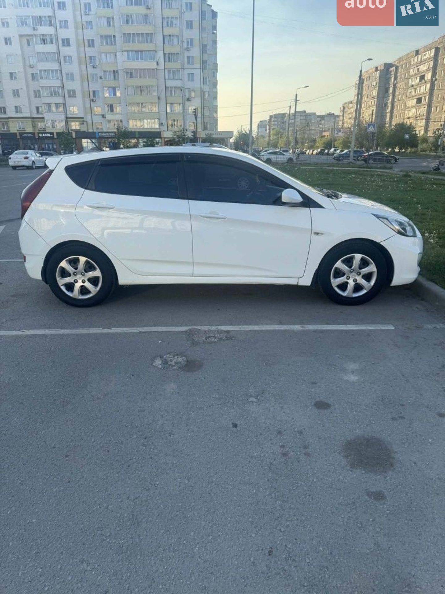 2012 Hyundai Accent - мініатюра 2