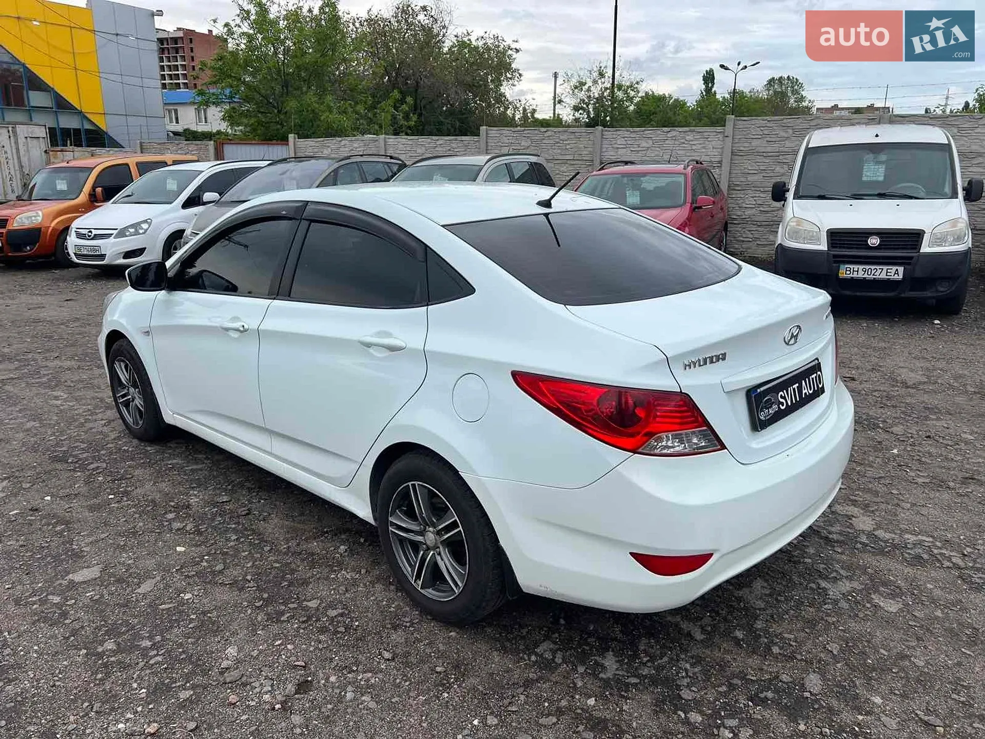 2011 Hyundai Accent - мініатюра 12