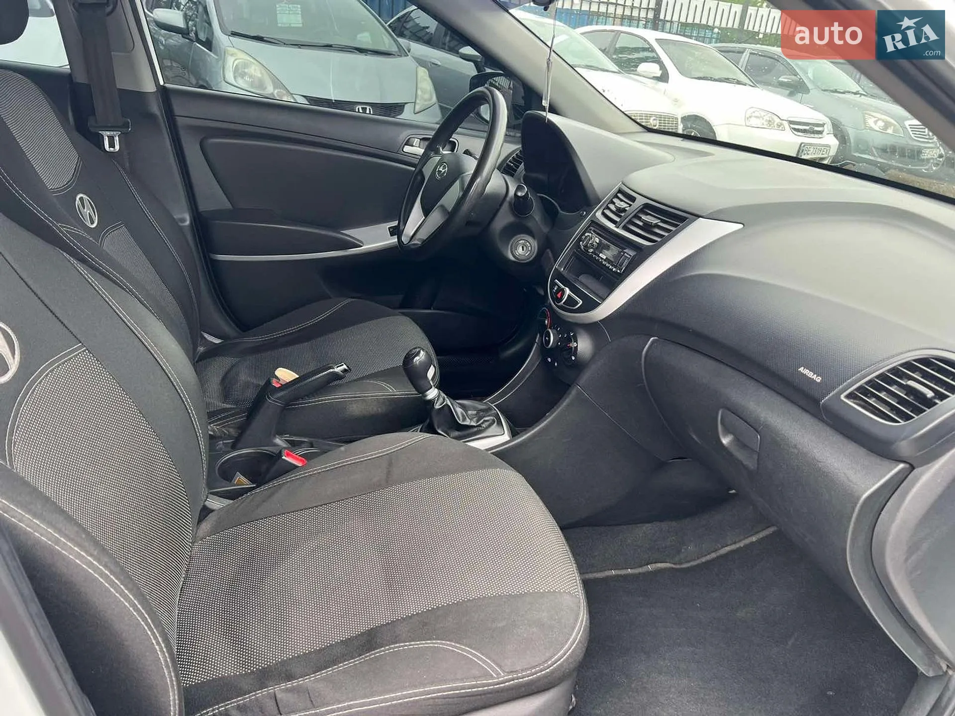 2011 Hyundai Accent - мініатюра 18