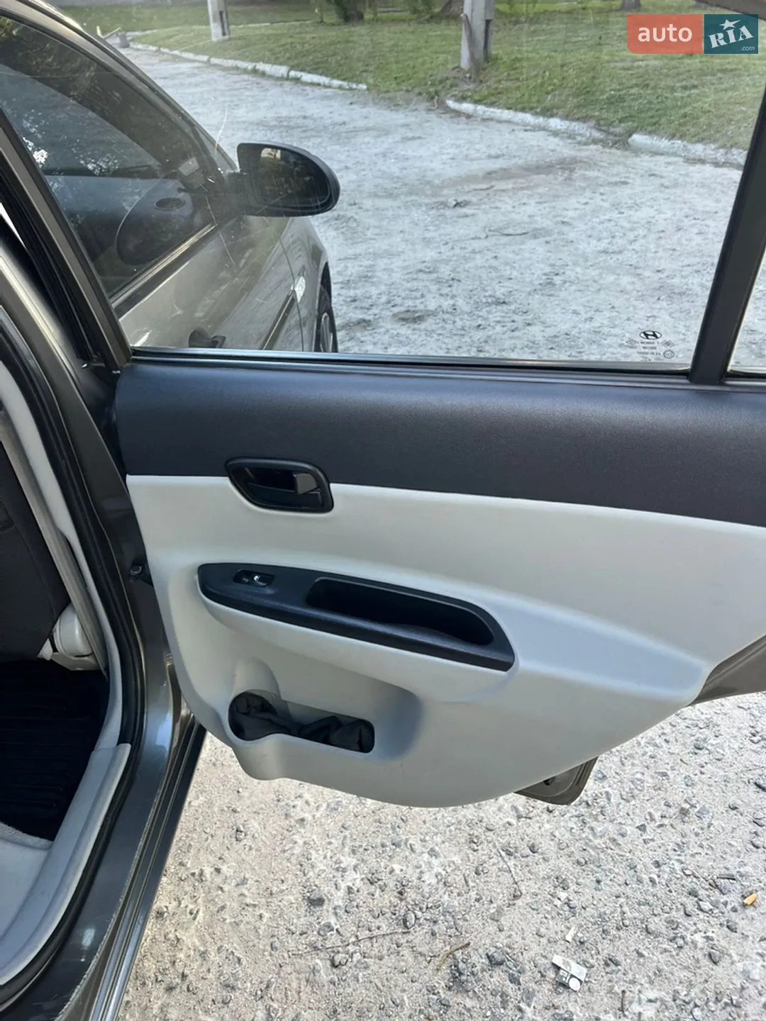 2010 Hyundai Accent - мініатюра 16