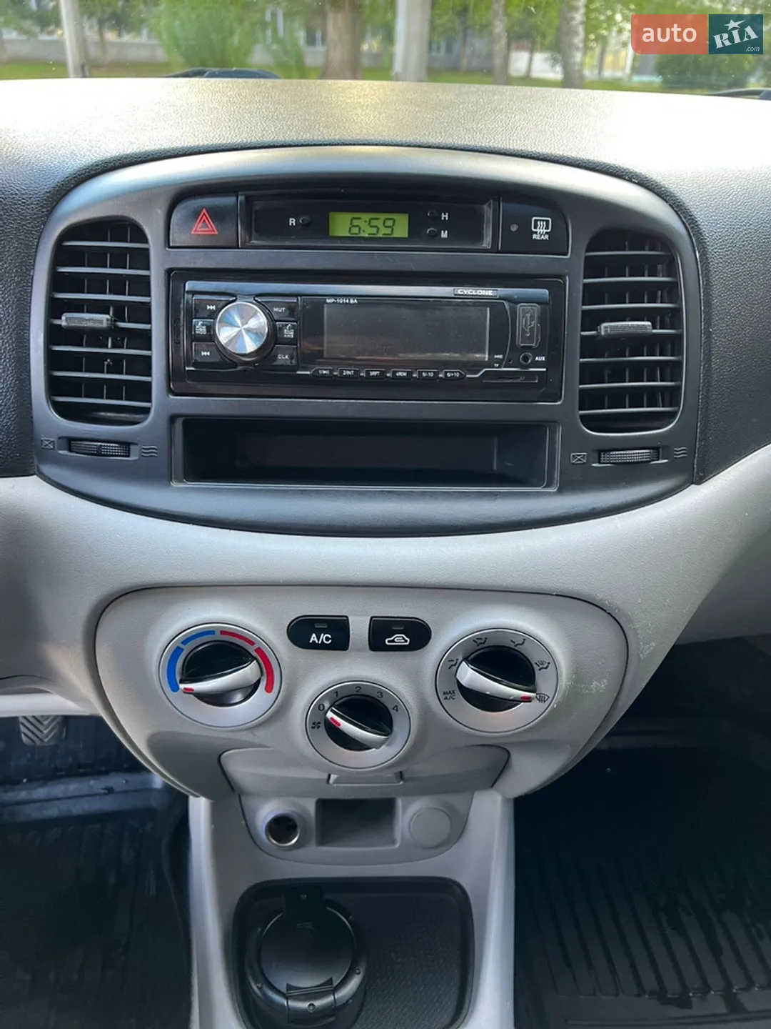 2010 Hyundai Accent - мініатюра 25