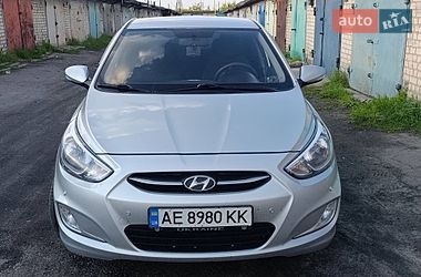 Седан Hyundai Accent 2015 в Дніпрі