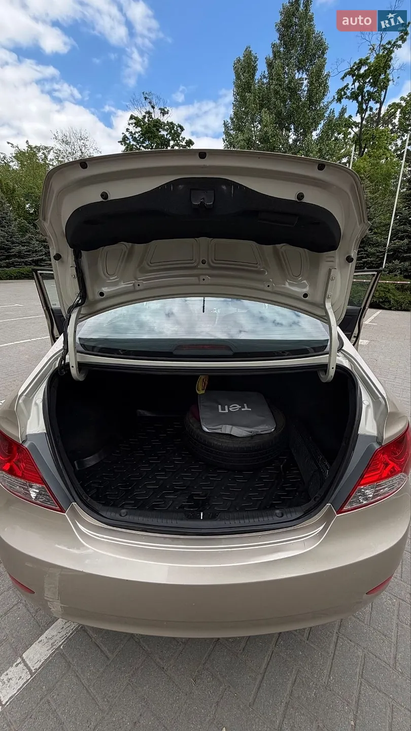 2013 Hyundai Accent - мініатюра 6