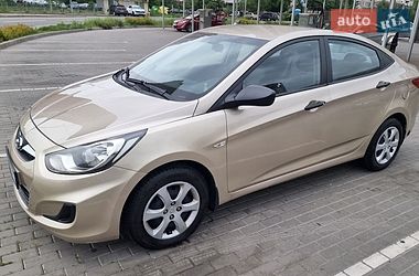 Седан Hyundai Accent 2011 в Киеве