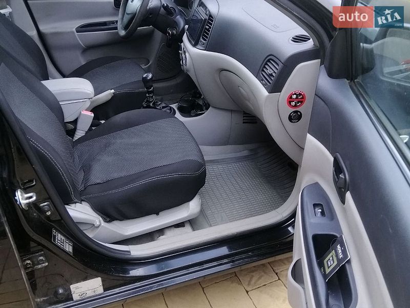 Седан Hyundai Accent 2008 в Ужгороде фото 3 Седан Hyundai Accent 2008 в Ужгороде