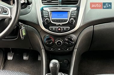 Седан Hyundai Accent 2011 в Житомире фото 45 Седан Hyundai Accent 2011 в Житомире