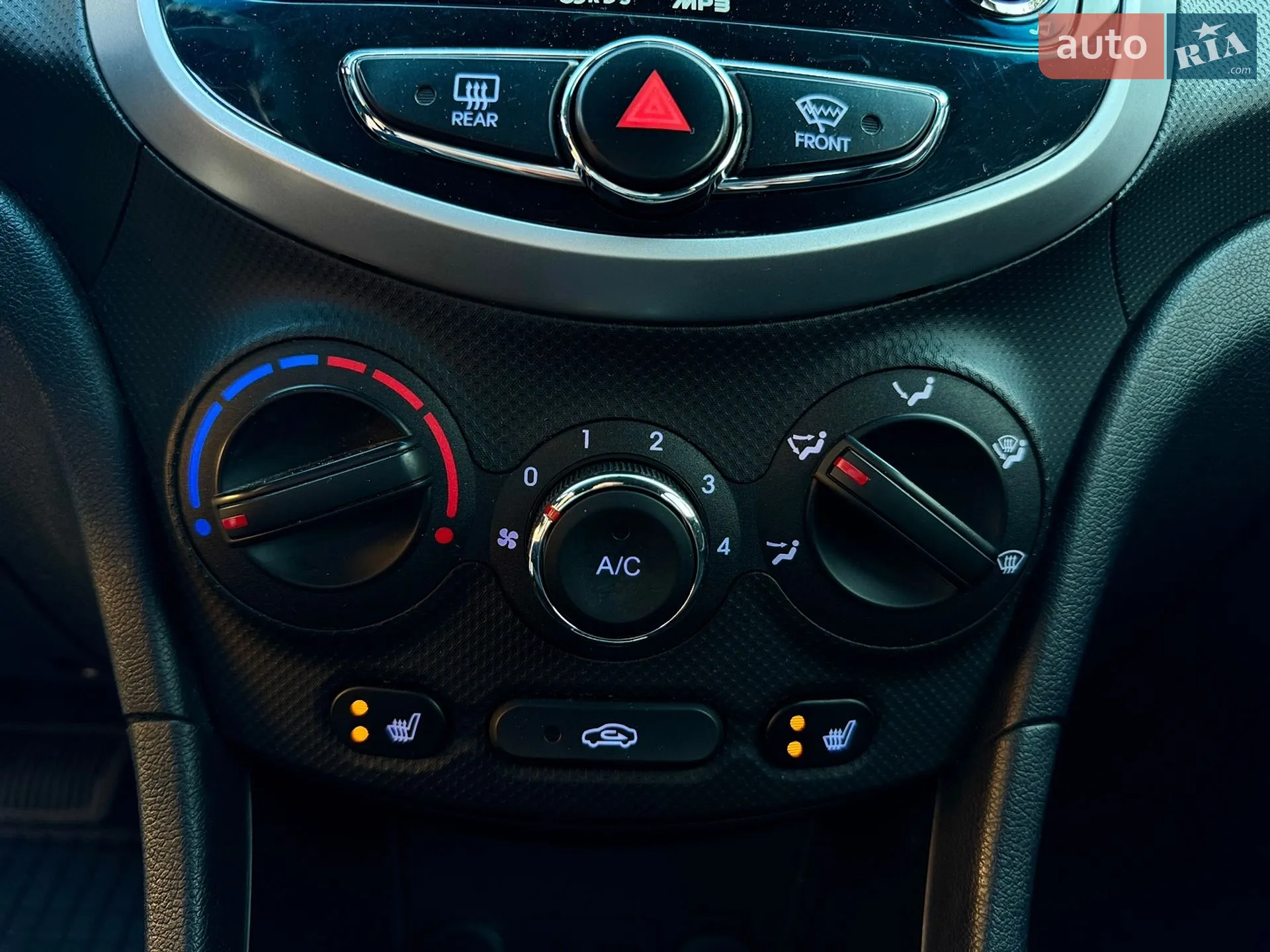 2012 Hyundai Accent - мініатюра 31