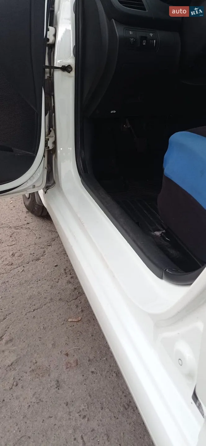 2012 Hyundai Accent - мініатюра 6