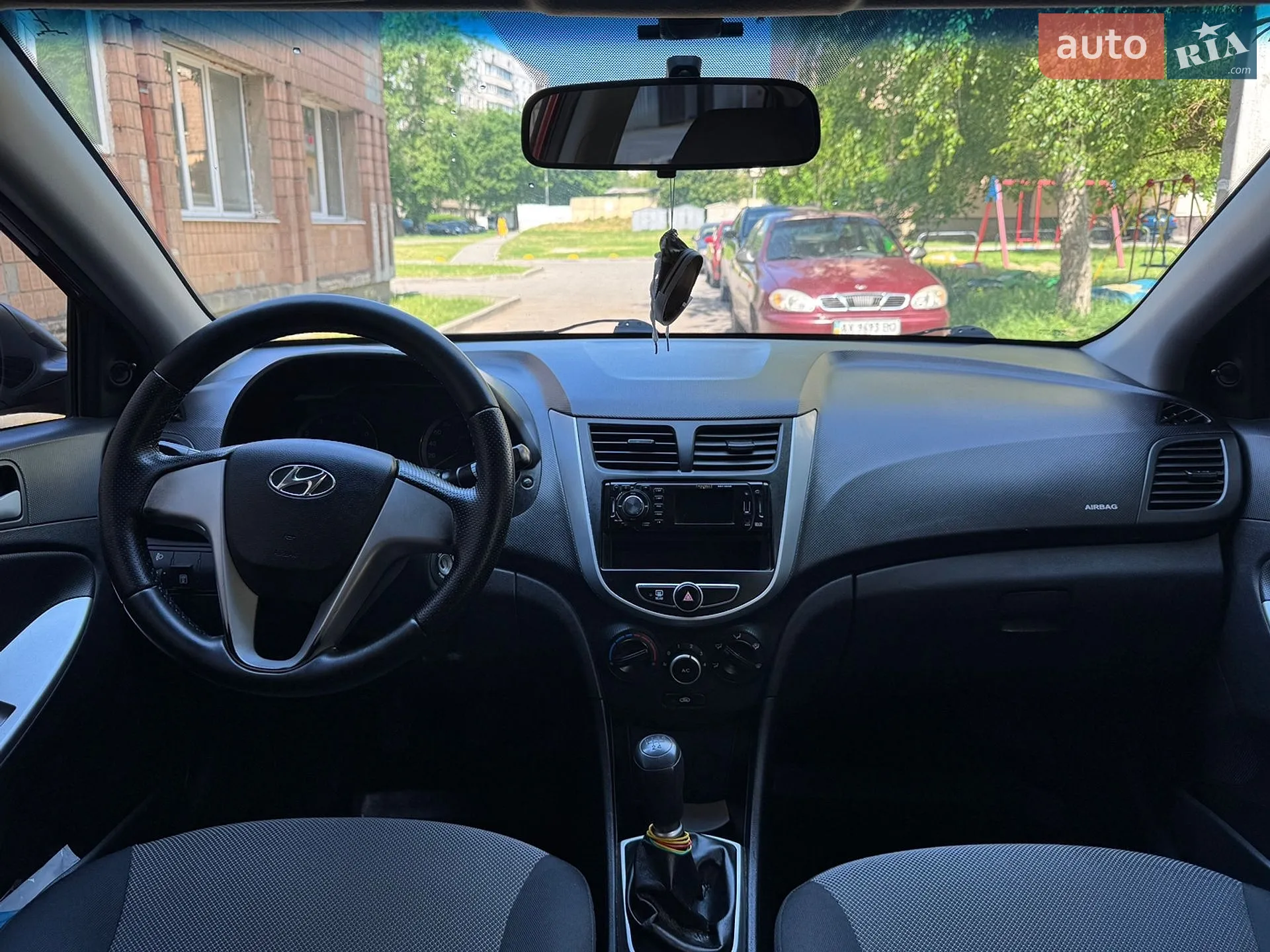 2013 Hyundai Accent - мініатюра 9