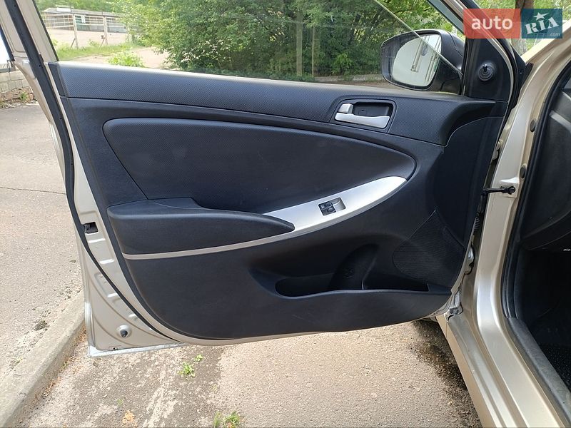Седан Hyundai Accent 2011 в Чернигове