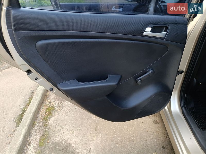 Седан Hyundai Accent 2011 в Чернигове