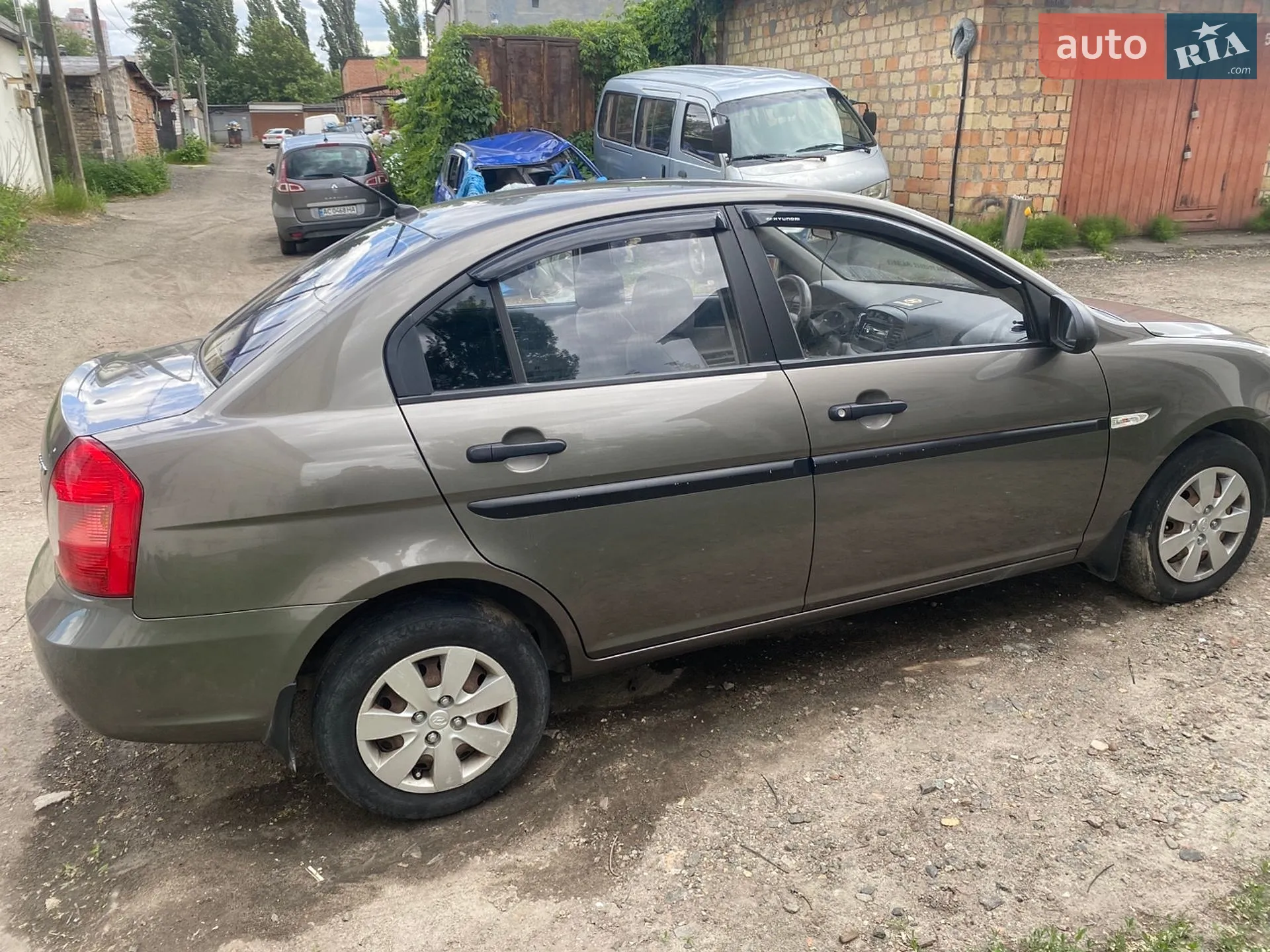 2010 Hyundai Accent - мініатюра 3