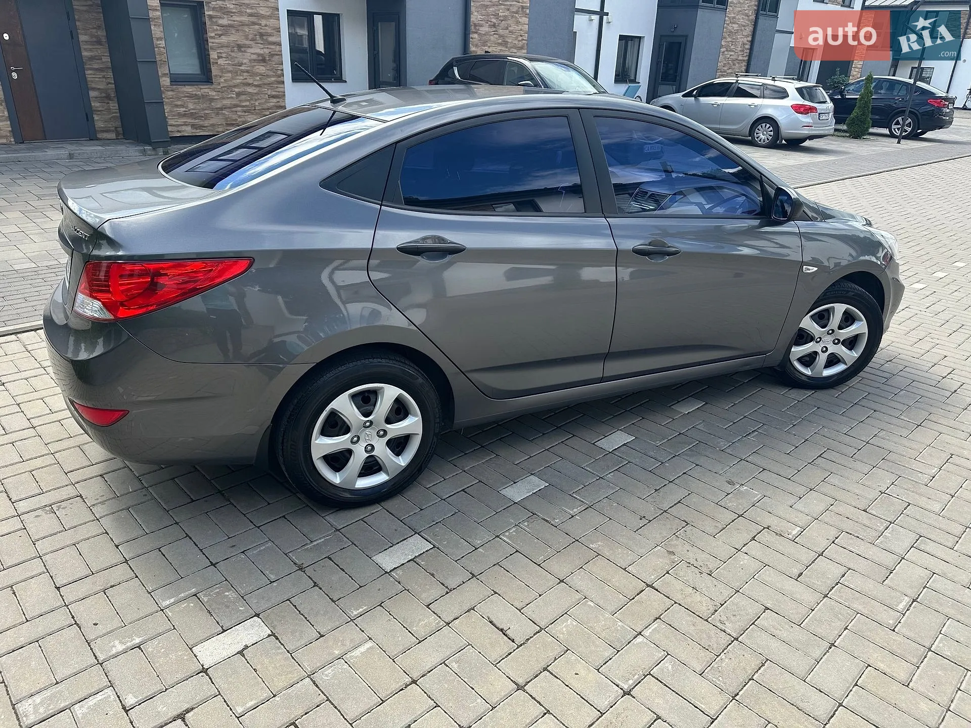 2013 Hyundai Accent - мініатюра 16