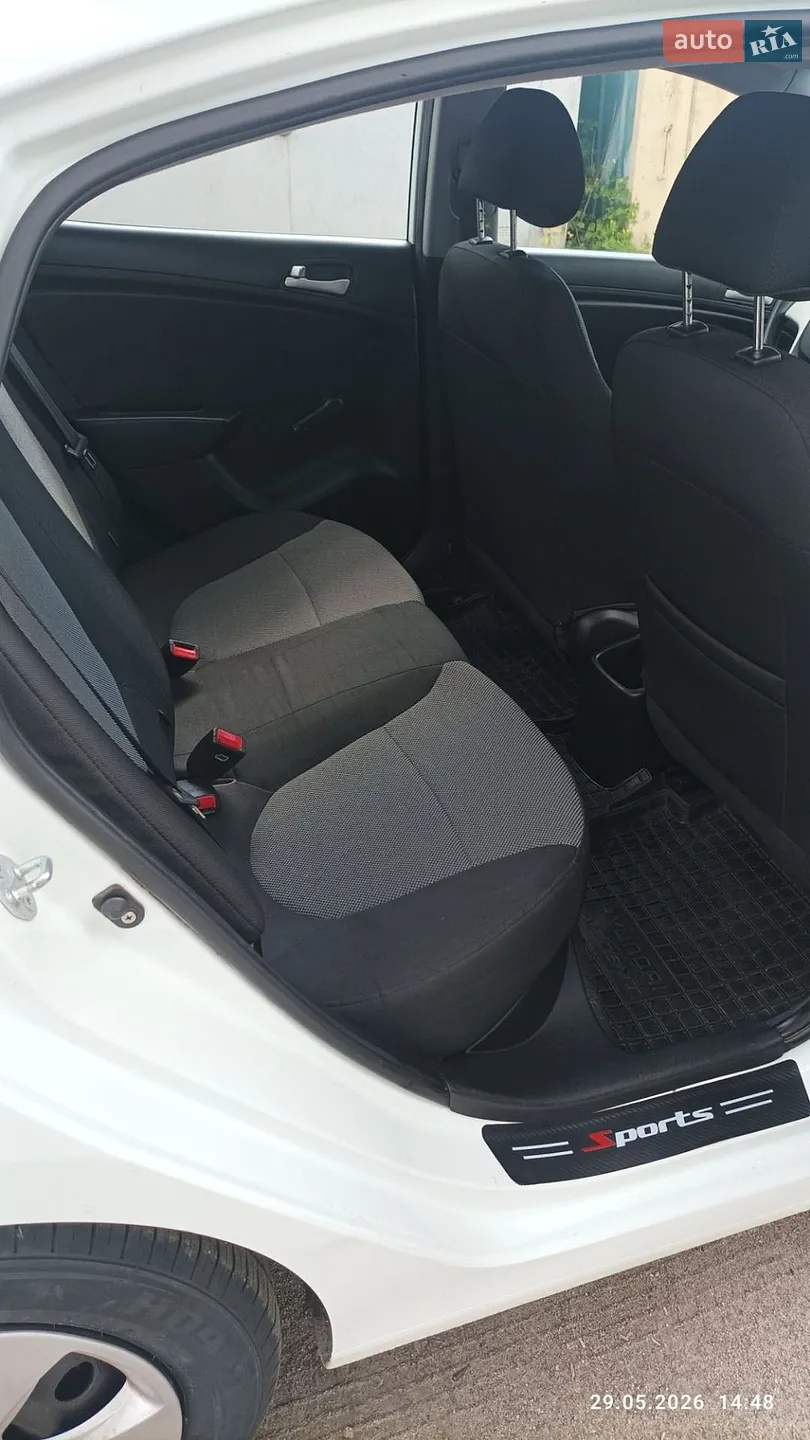 2012 Hyundai Accent - мініатюра 6