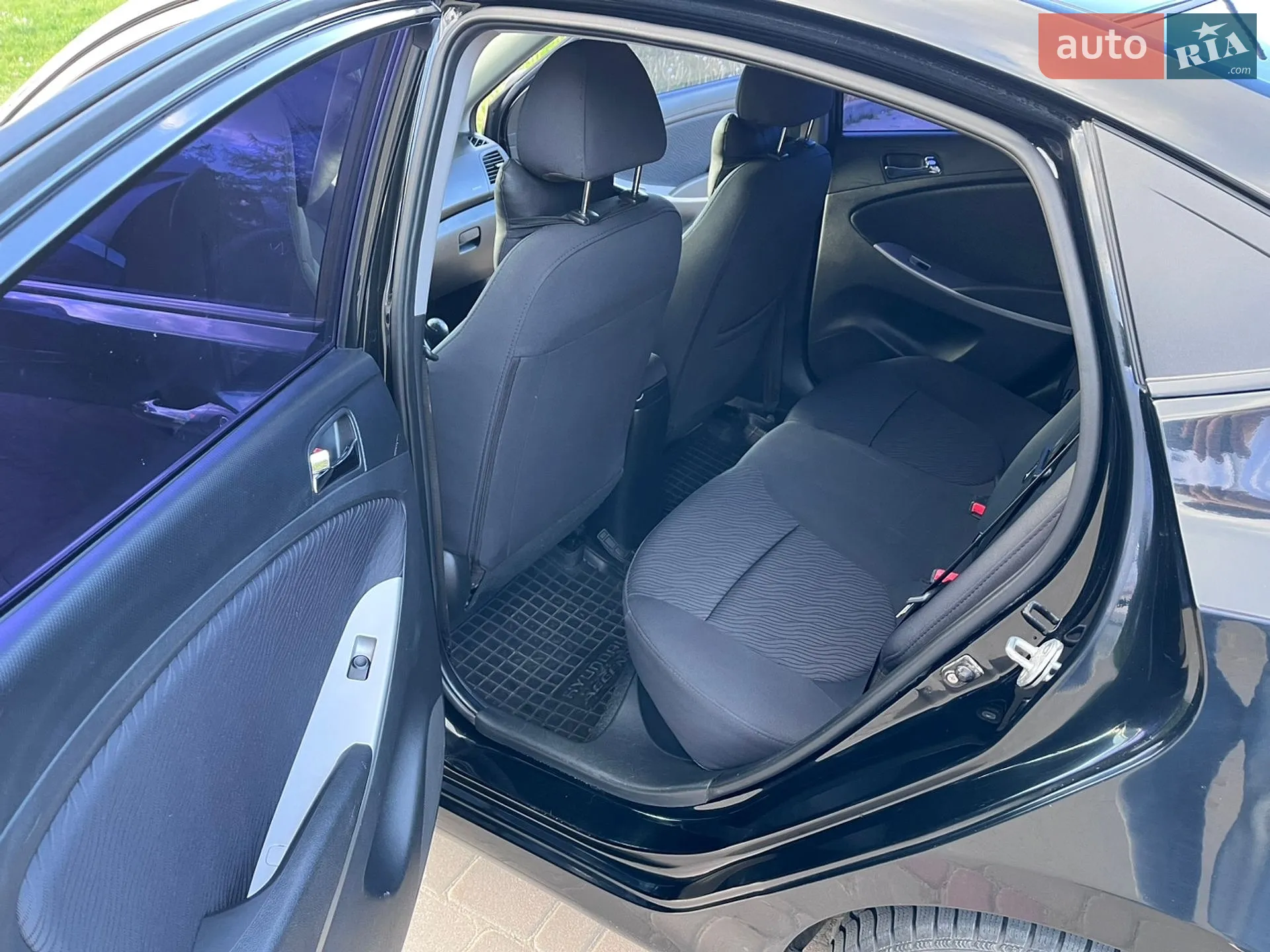 2011 Hyundai Accent - мініатюра 12