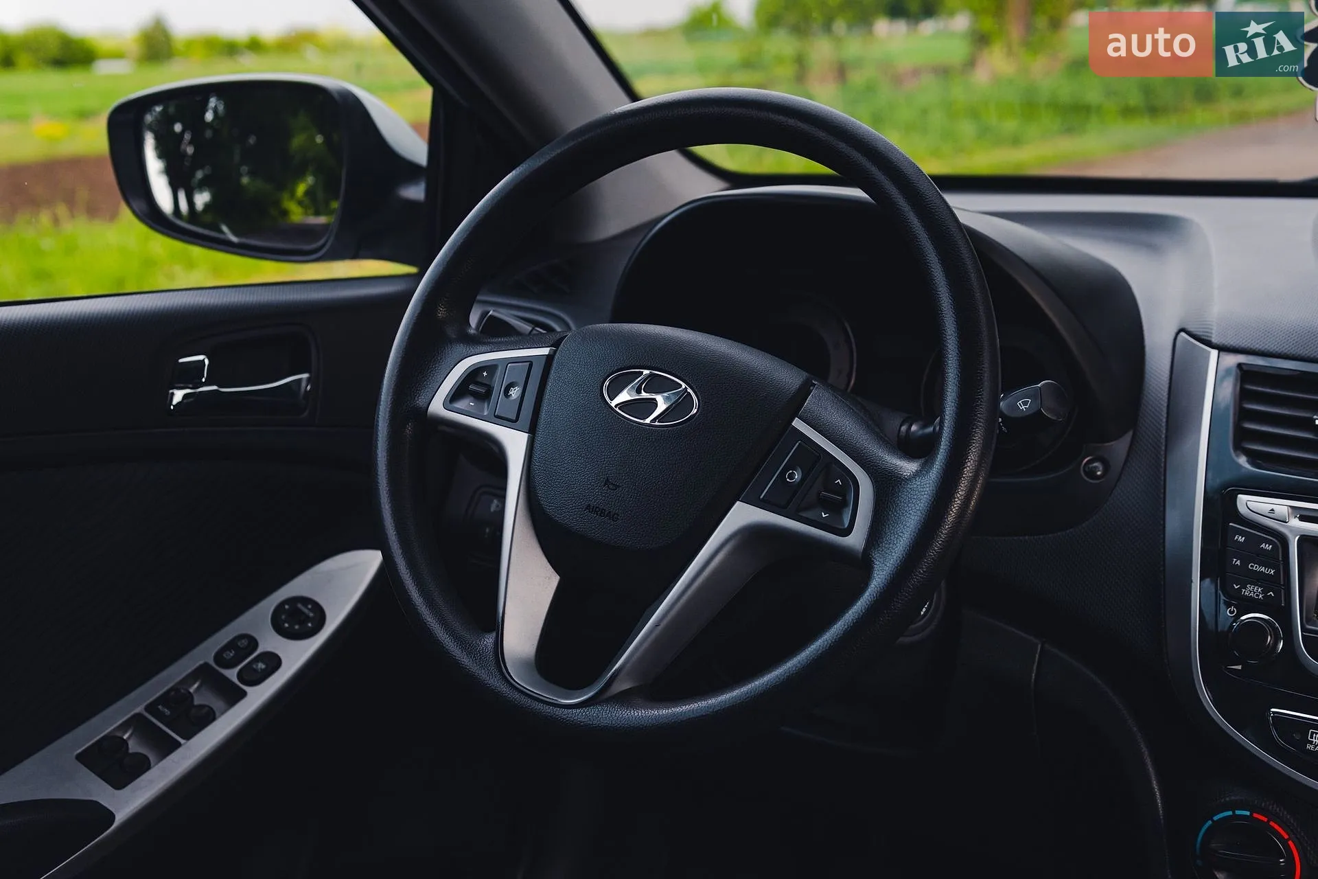 2012 Hyundai Accent - мініатюра 11