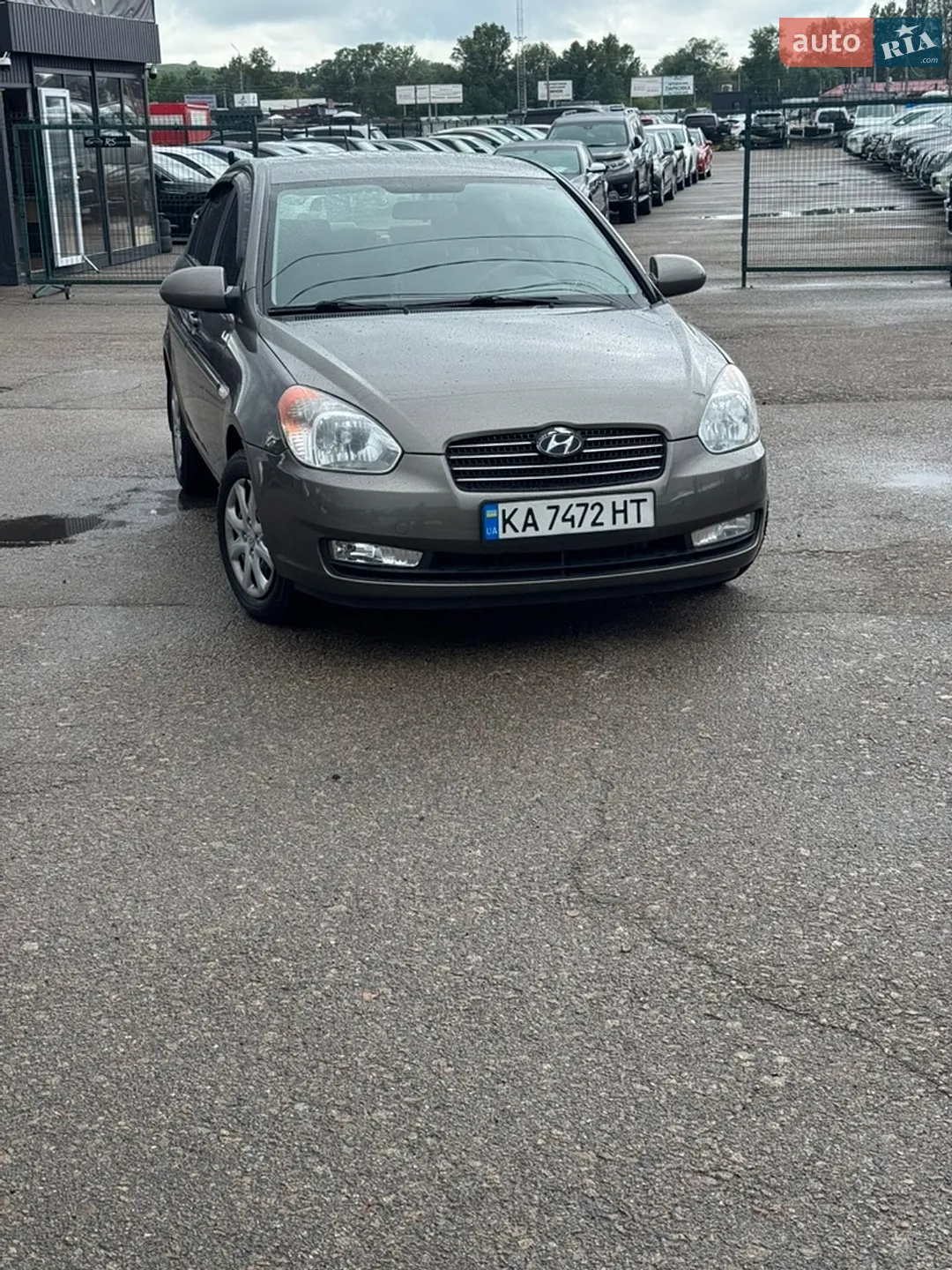 2010 Hyundai Accent - мініатюра 2