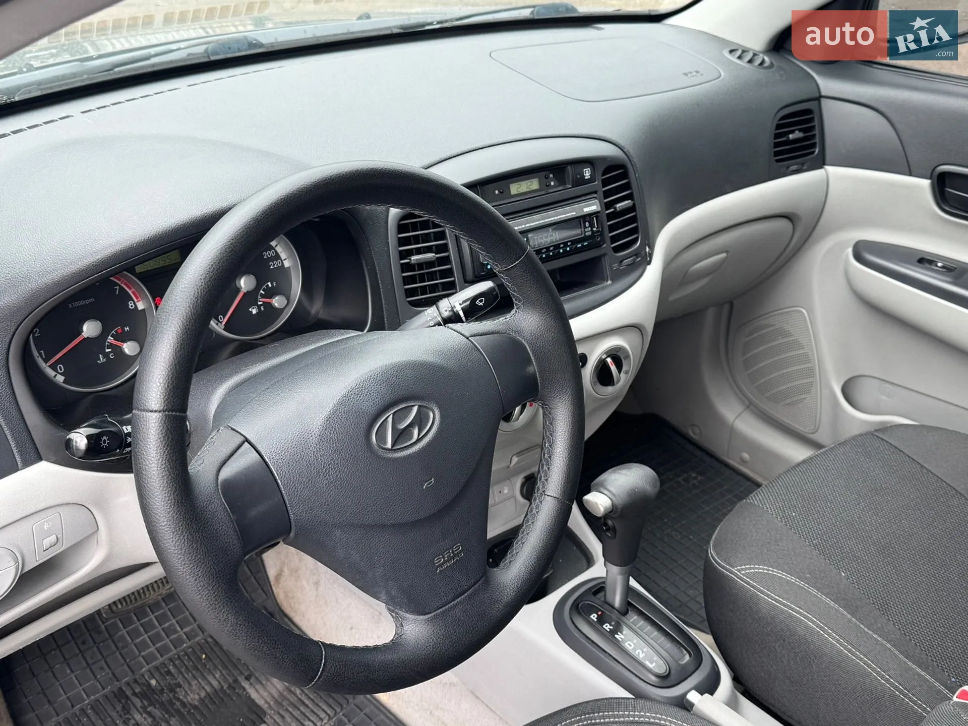 2010 Hyundai Accent - мініатюра 18