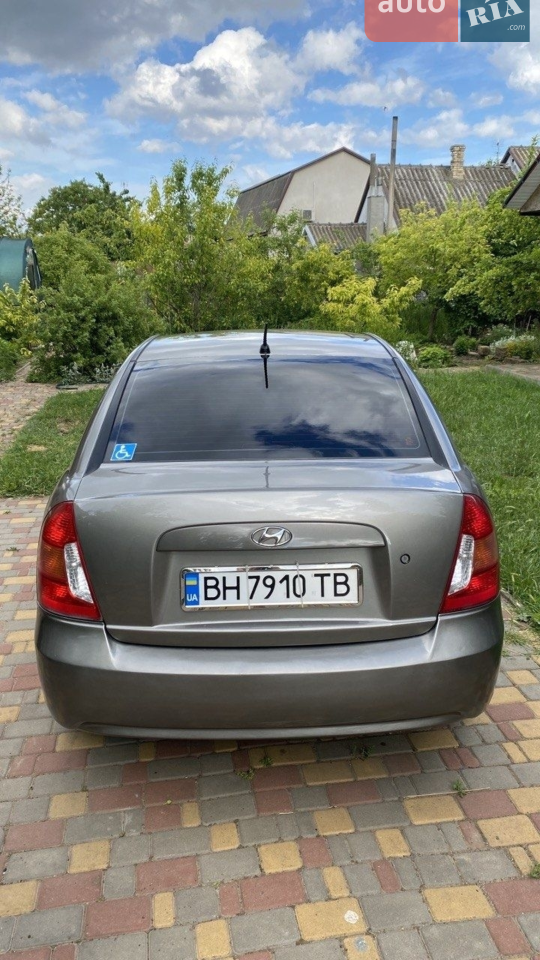 2010 Hyundai Accent - мініатюра 3