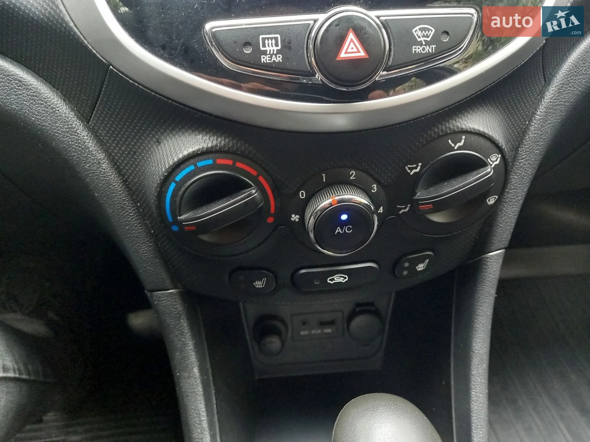 2012 Hyundai Accent - мініатюра 16