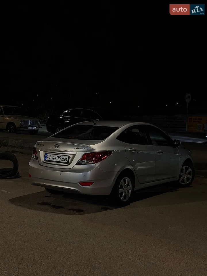 2011 Hyundai Accent - мініатюра 11