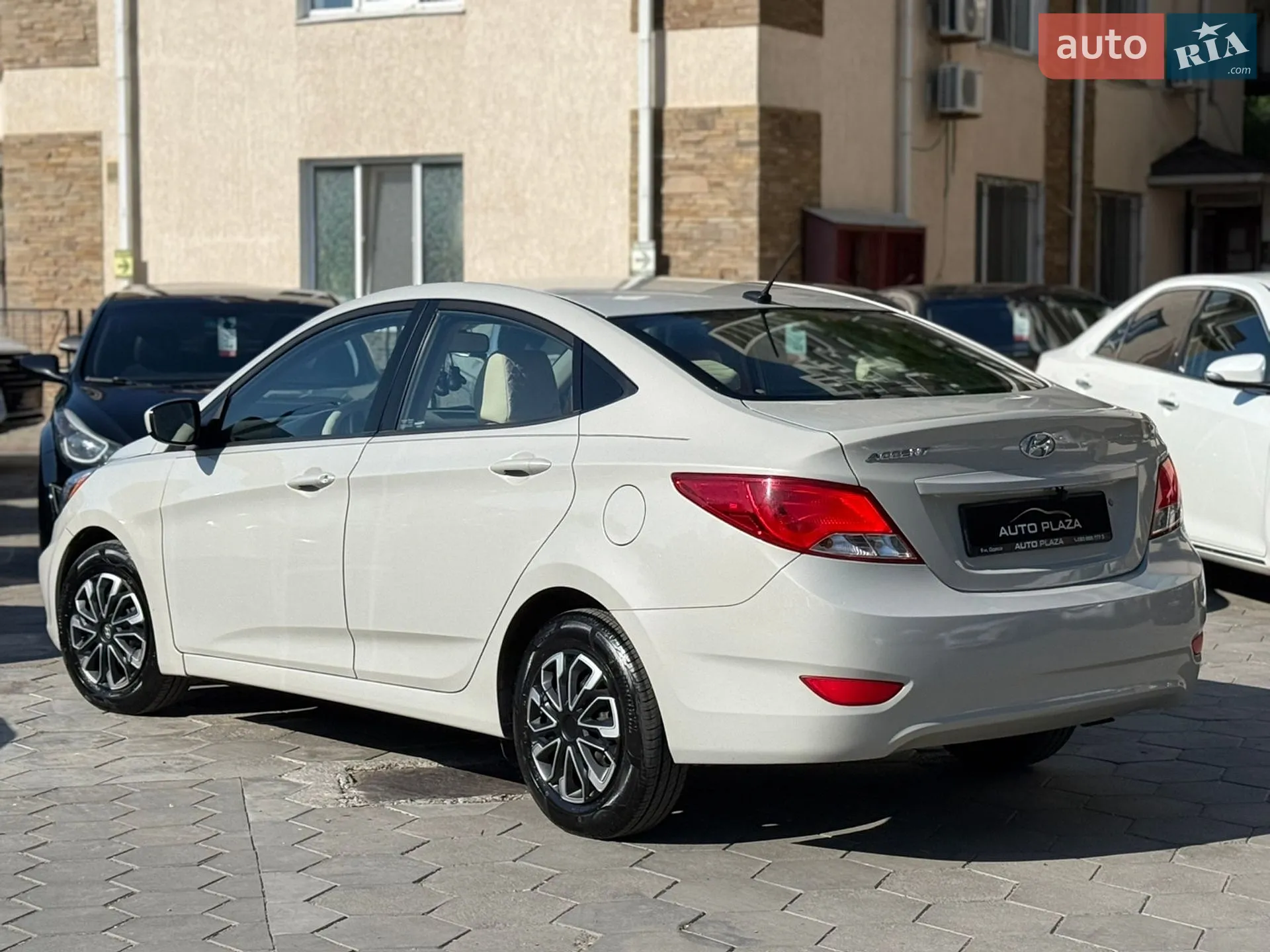 2016 Hyundai Accent - мініатюра 32