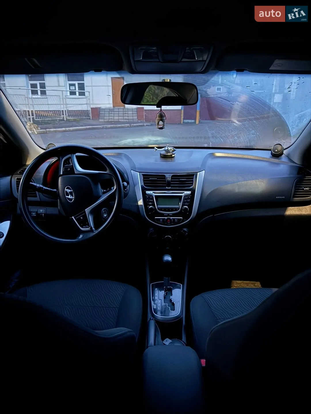 2011 Hyundai Accent - мініатюра 6