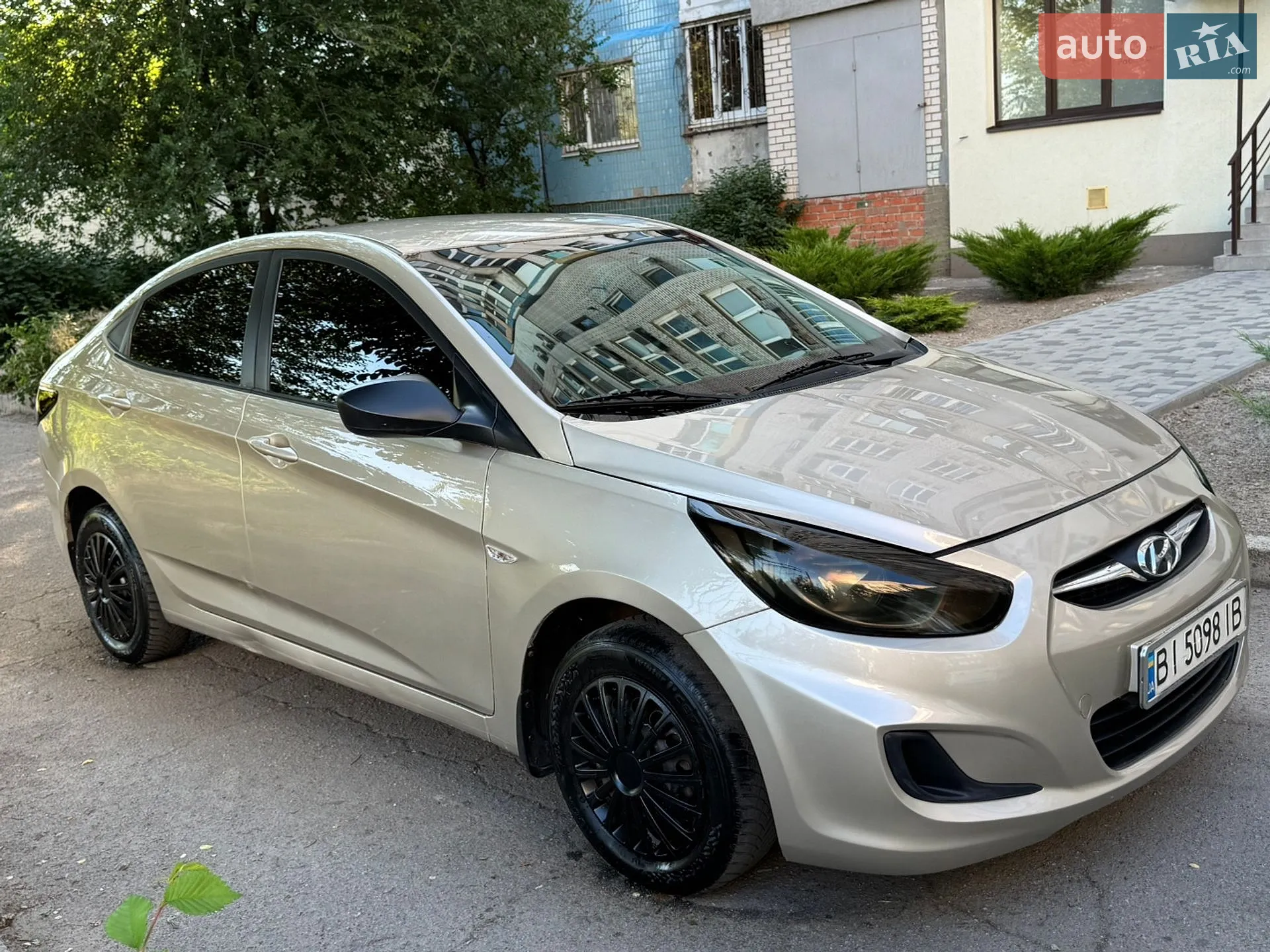 2011 Hyundai Accent - мініатюра 8