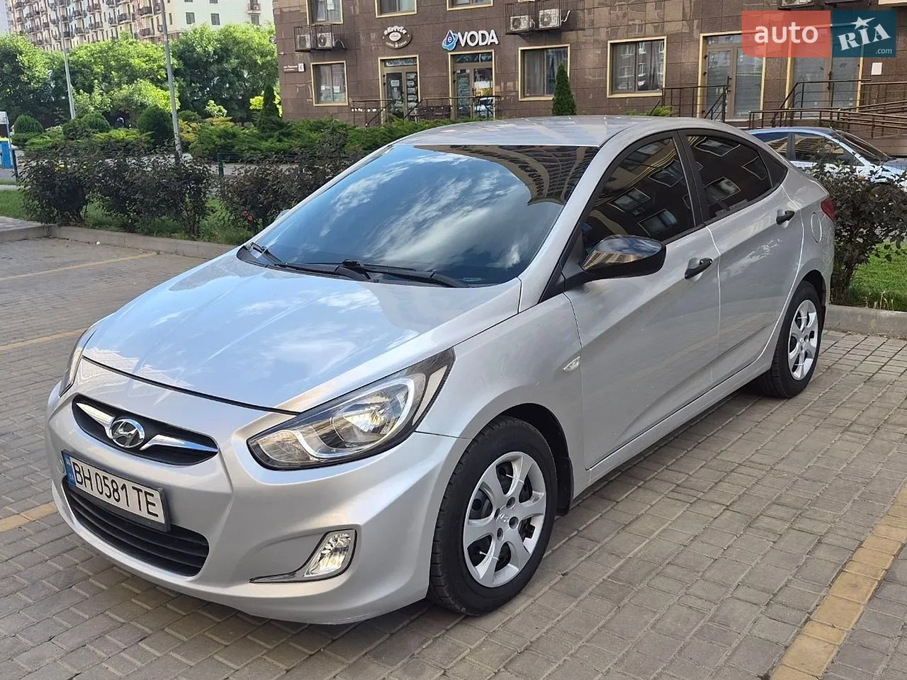 2011 Hyundai Accent - мініатюра 3