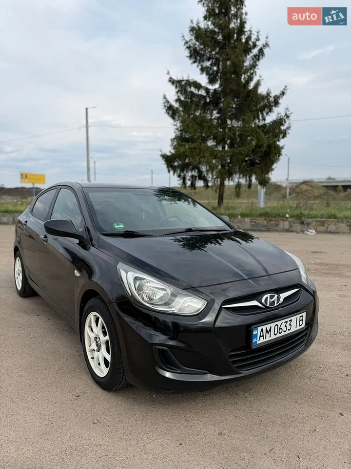 2011 Hyundai Accent - мініатюра 11